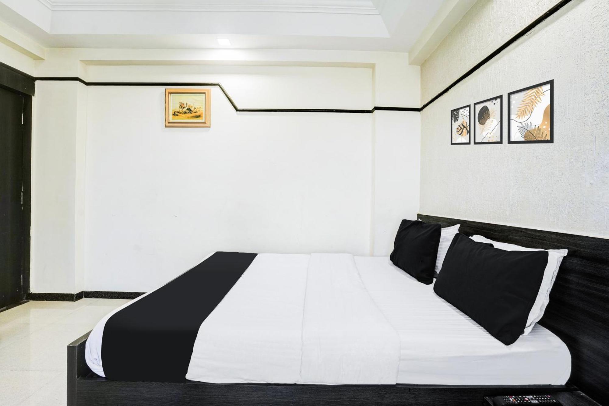 Super Collection O Ashram Road Near Sardar Bridge Formerly Hotel Apple Inn Ахмедабад Экстерьер фото